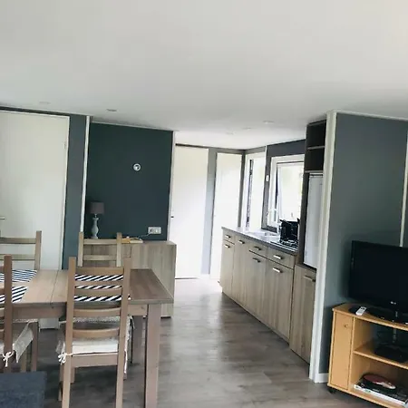 Prachtig Gemoderniseerd Chalet * Putten